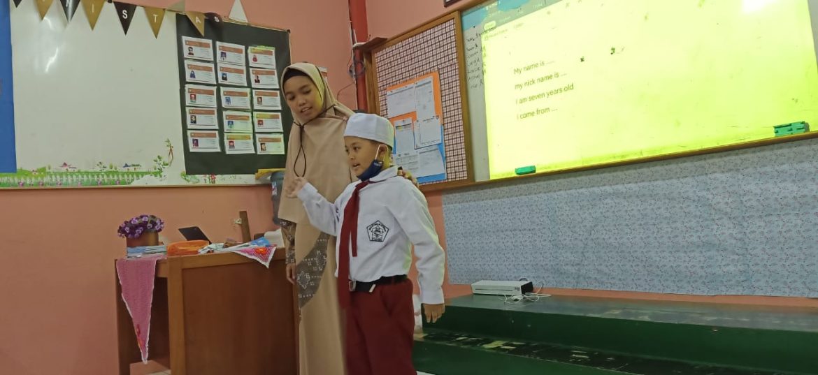 Ekskul English Club SDIT Al-Hambra